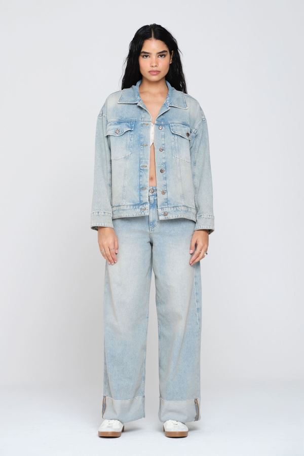 OVERSIZE JEAN JACKET